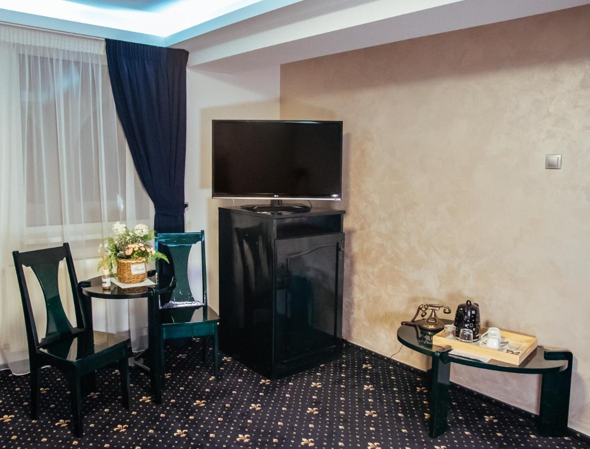Hotel Restaurant Rustic Александрия Экстерьер фото